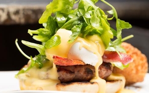 Bottomless Brunch At The Pen And Pencil