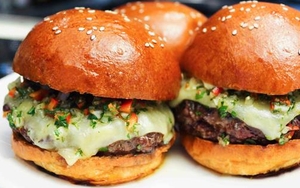 Check Out This Burger From #CAUnival