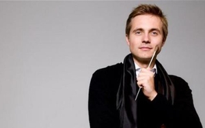 Cream founder and conductor Vasily in top city salute