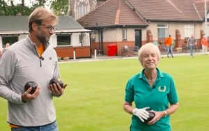 WATCH: This is what Jurgen Klopp gets up to when the players are away