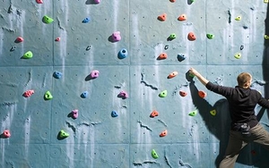 5 New Years Resolutions That Don't Ban Food & Drink