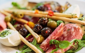 WIN A Meal For Four With Free-Flowing Prosecco At Don Giovanni