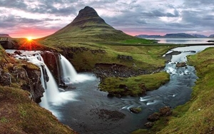 Bespoke Iceland with your new best Buddy