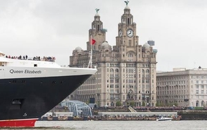 Queen Elizabeth sails in for Cunard Building's 100th