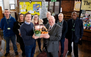 James Sloan Mayor Joe Anderson And Foodbank Volunteers