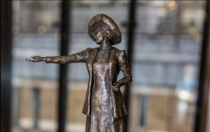 Pankhurst Statue Small