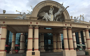 2018 09 28 Beyond The City Trafford 2018 09 28 Beyond The City Trafford2018 09 15 Trafford Centre Great Hall Entrance