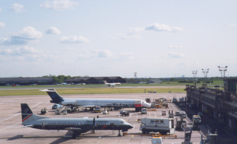 180404 90S Nineties Manchester Airport 1993 Stephan Craven