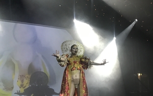 17 07 3 Drunk At Vogue Grace Oni Smith