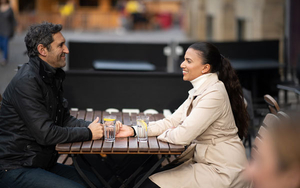 20190711 City Suites Couple Exterior Drink 600 400