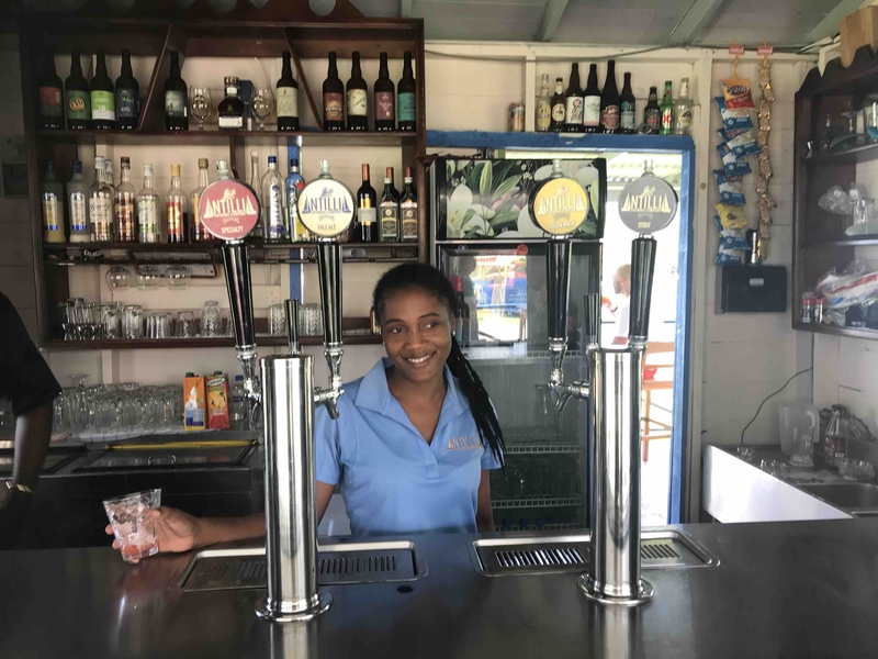 200104 St Lucia Antilla Bar